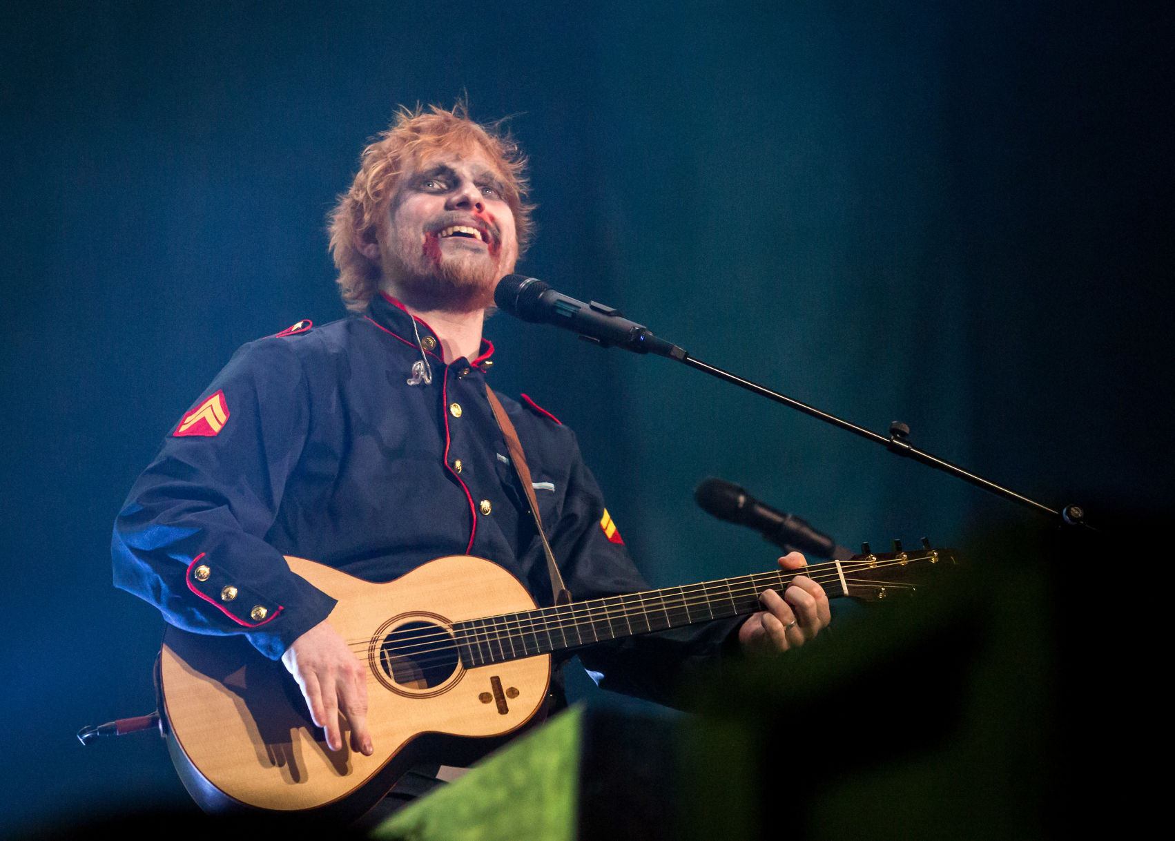 NO.edsheeran.epl1375.110218